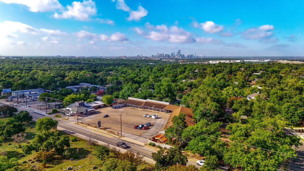 2825 Hancock Dr, Austin, TX à vendre - Photo du bâtiment - Image 2 de 6