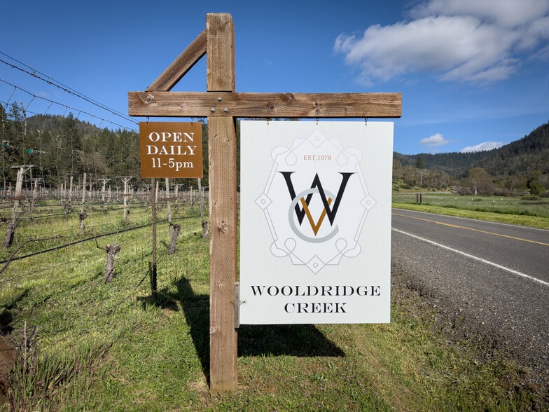 818 Slagle Creek Rd, Grants Pass, OR à vendre - Photo du bâtiment - Image 2 de 47