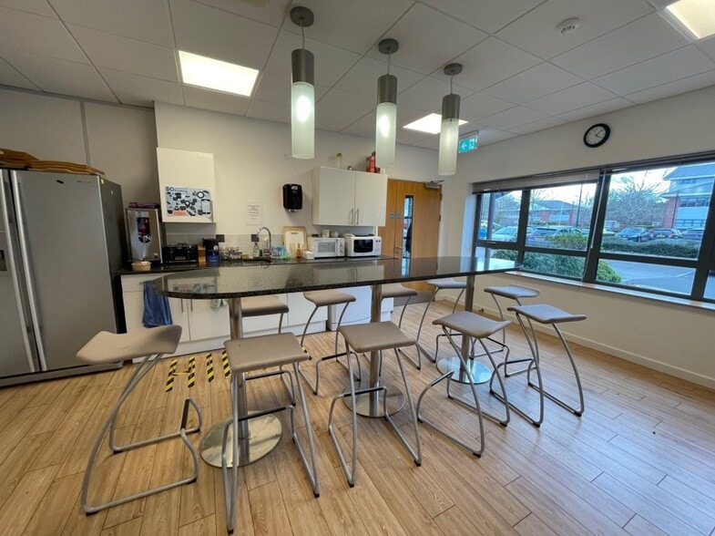 70-74 Macrae Rd, Bristol for lease - Interior Photo - Image 3 of 4