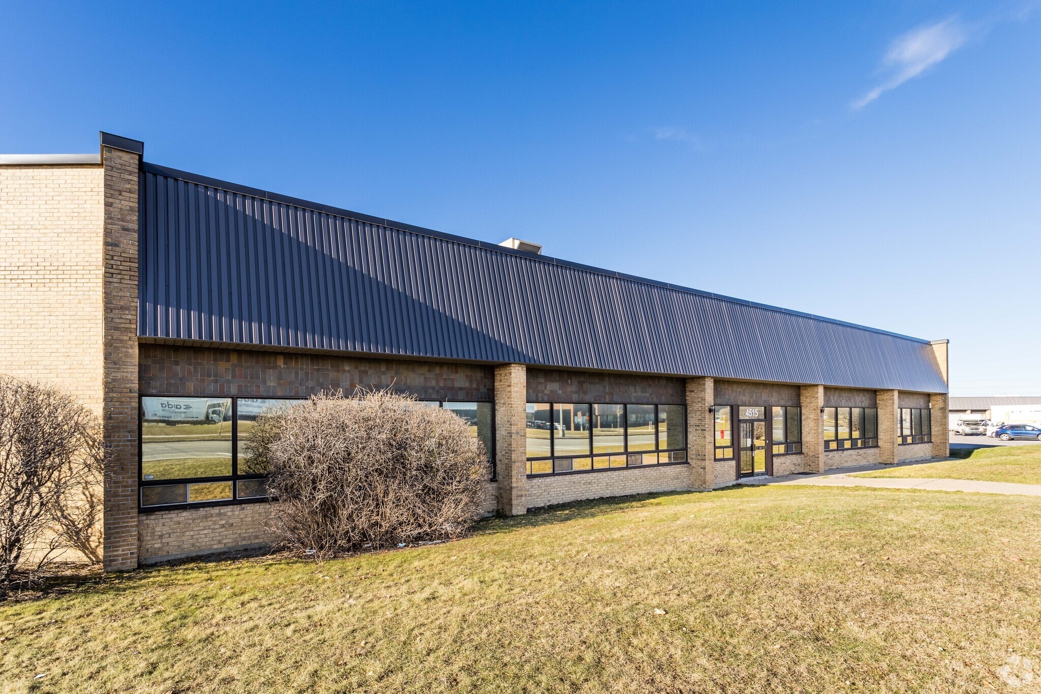 4405-4515 Boul Poirier, Saint-Laurent, QC for lease Primary Photo- Image 1 of 5