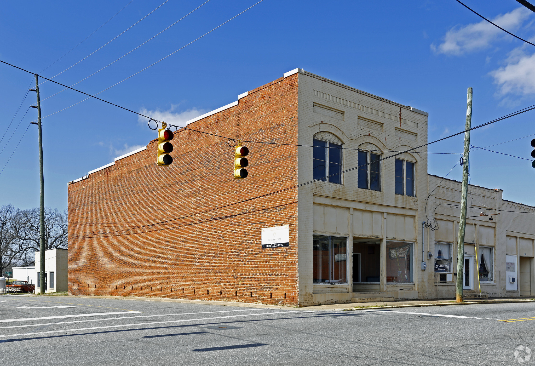 1100 N Main Ave, Newton, NC à vendre Photo principale- Image 1 de 1