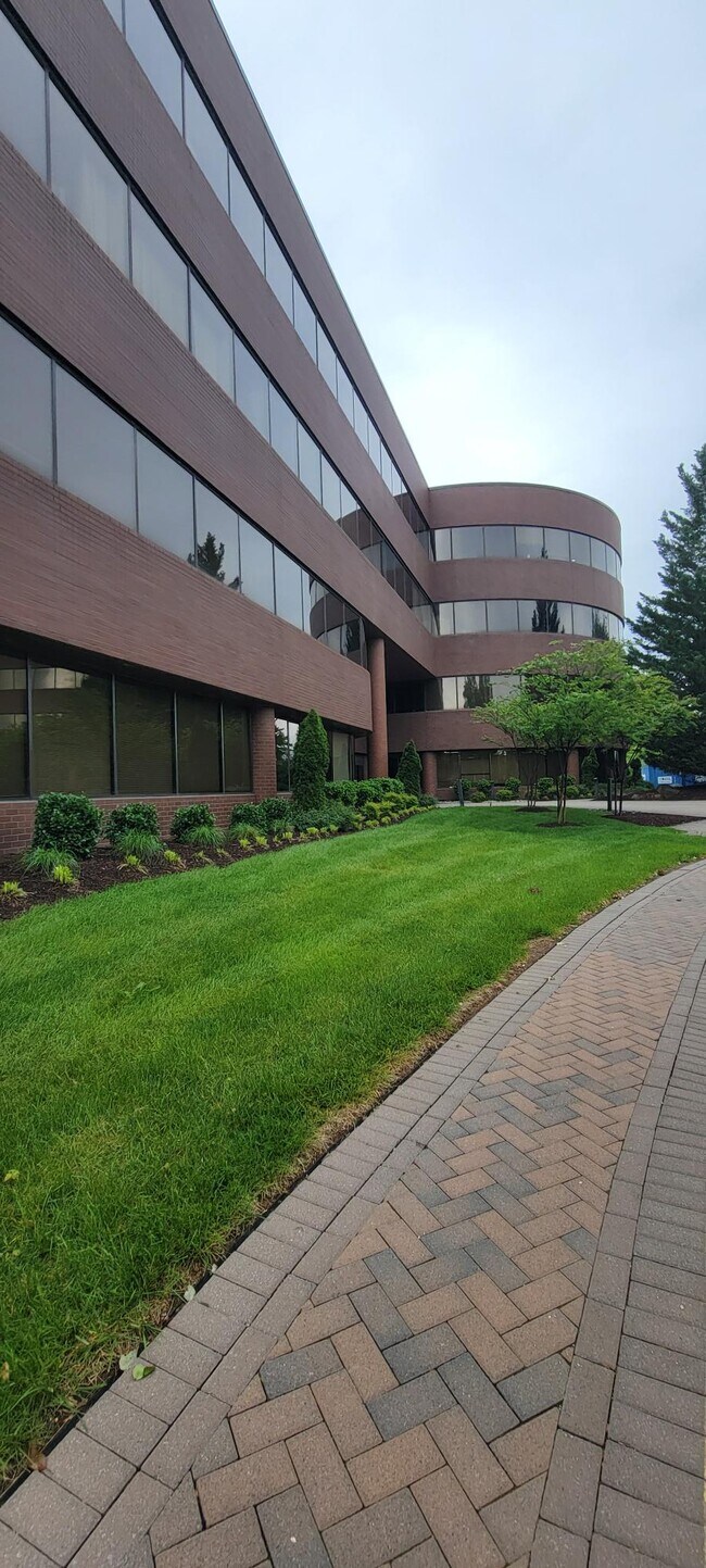 Plus de détails pour 4600 Forbes Blvd, Lanham, MD - Bureau à vendre