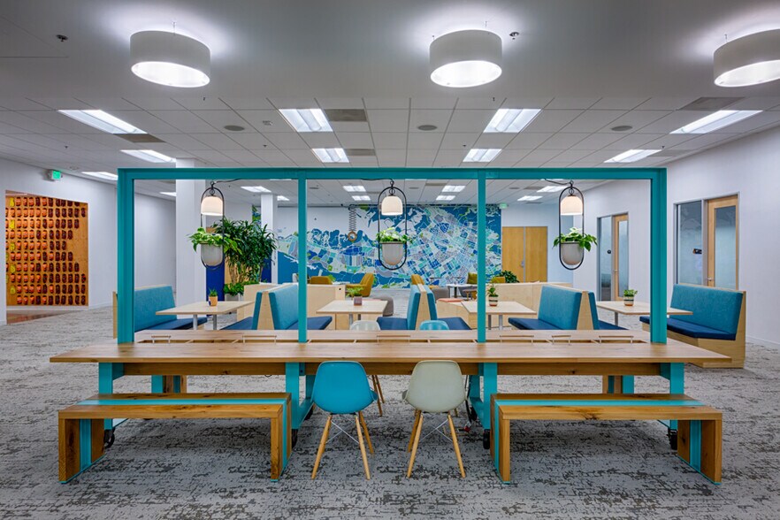 1215 Bordeaux Dr, Sunnyvale, CA à louer - Photo du bâtiment - Image 2 de 8