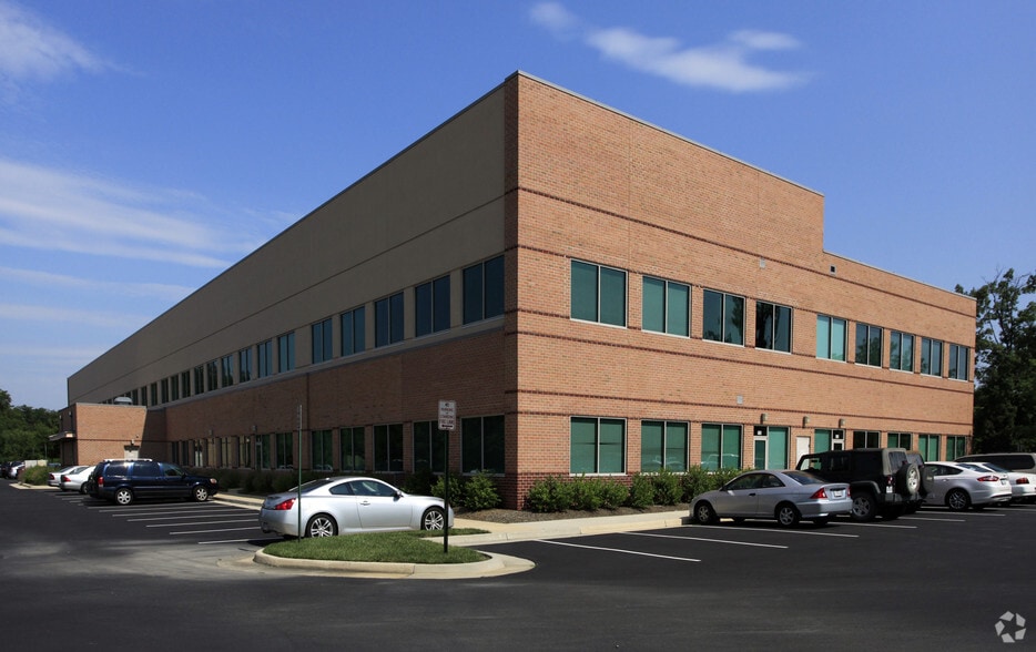 22375 Broderick Dr, Sterling, VA for lease - Building Photo - Image 2 of 11