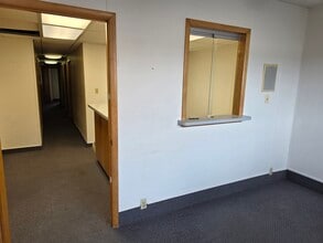 710 Commercial St, Atchison, KS for lease Interior Photo- Image 2 of 10