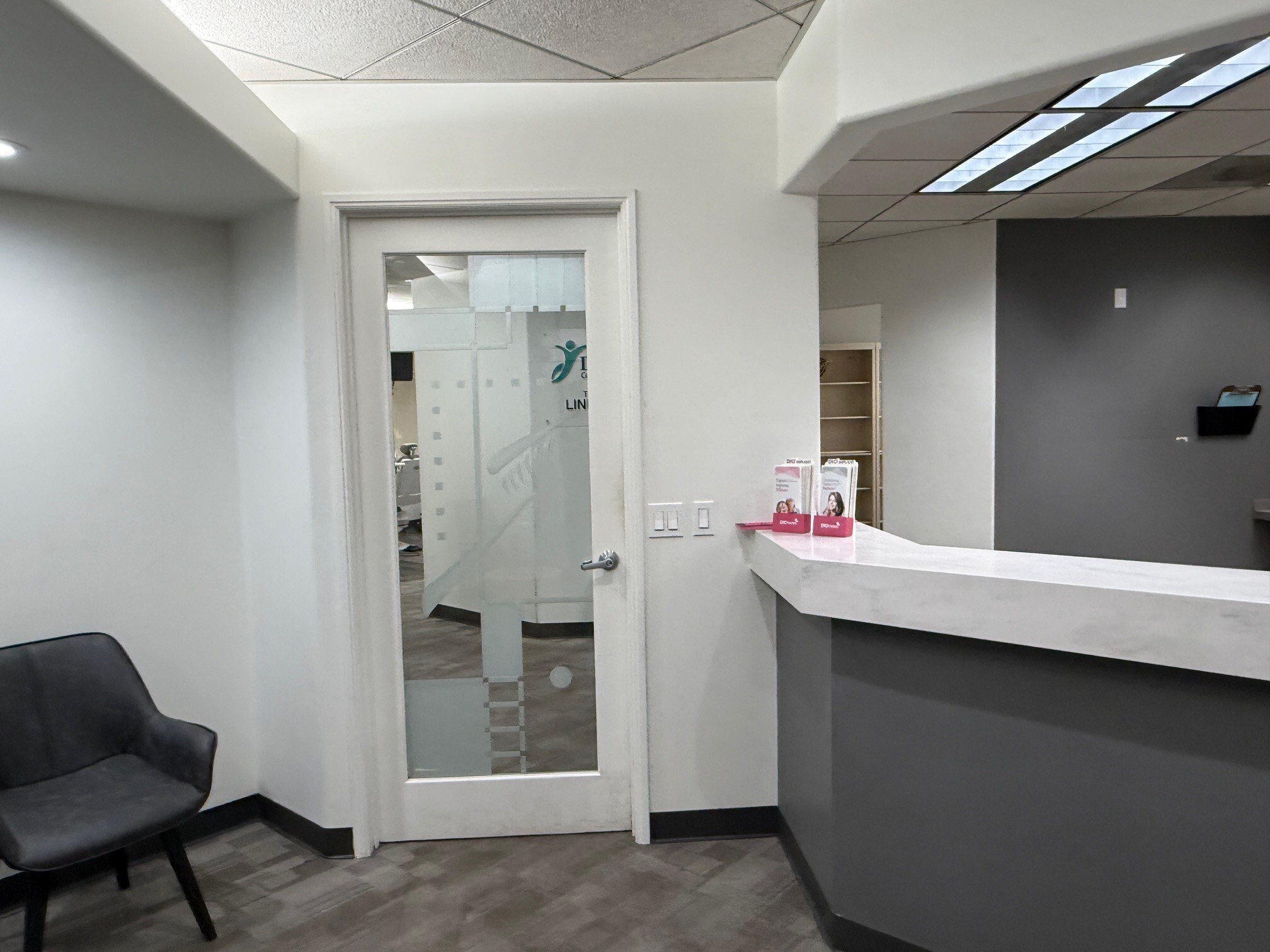 20301 Ventura Blvd, Woodland Hills, CA for lease Interior Photo- Image 1 of 14