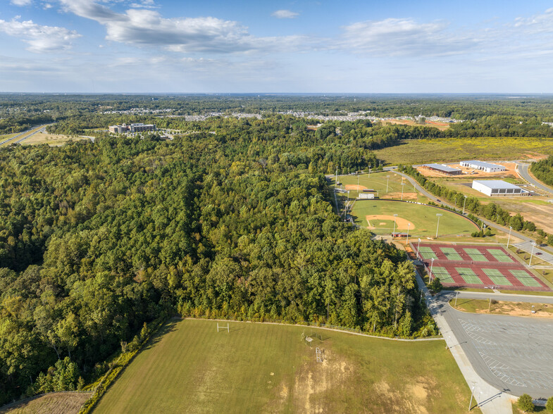 Allen Station dr, Charlotte, NC à vendre - Photo du bâtiment - Image 2 de 10