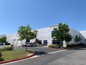 29083 The Old Rd, Valencia, CA for lease Building Photo- Image 1 of 4