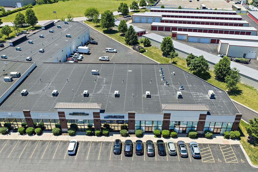 129 Commercial Dr, Yorkville, IL for lease - Building Photo - Image 1 of 35
