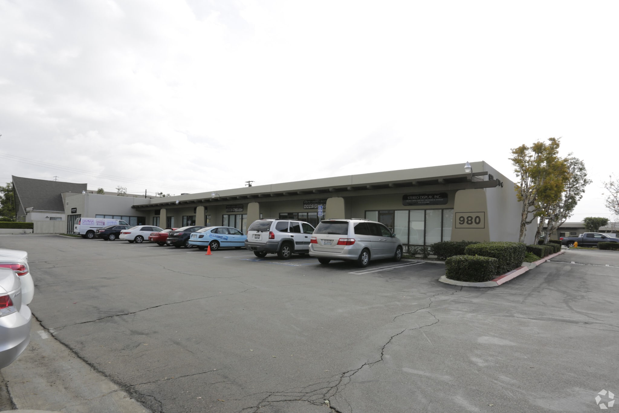 980 E Orangethorpe Ave, Anaheim, CA for lease Primary Photo- Image 1 of 4