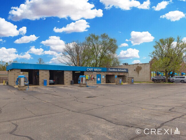 Plus de détails pour 602 Montgomery Rd, Montgomery, IL - Spécialité à vendre