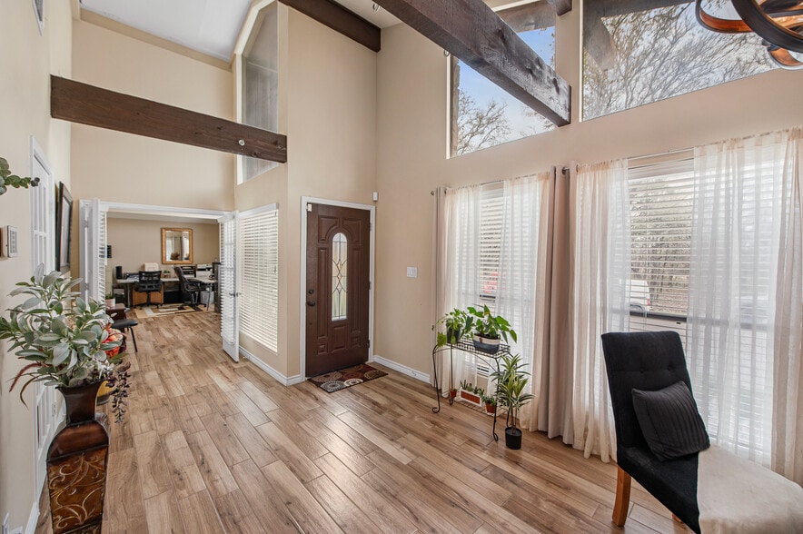 101 Hunters Glen Dr, San Marcos, TX à vendre - Photo du bâtiment - Image 3 de 37