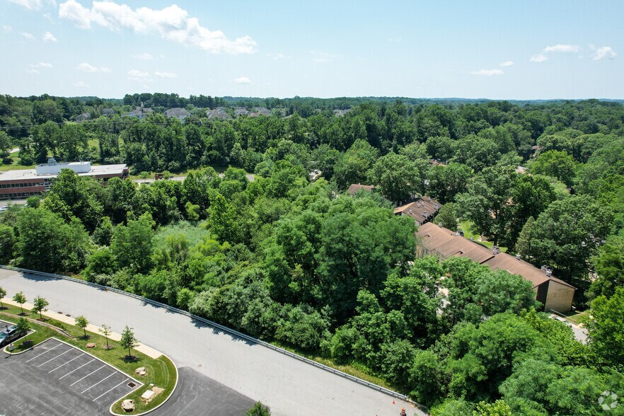 8 Hillman Dr, Chadds Ford, PA à louer - Photo du bâtiment - Image 2 de 2