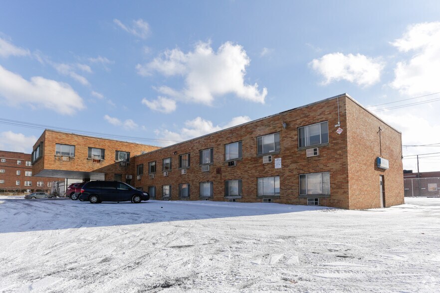 2000 Lee Rd, Cleveland Heights, OH for lease - Building Photo - Image 3 of 3