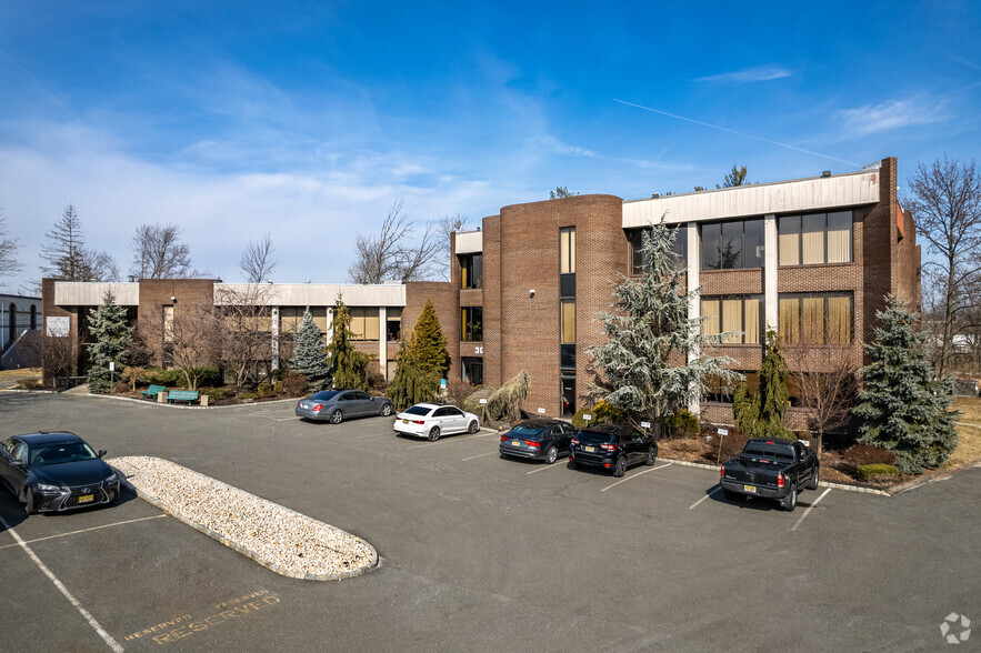 30 Galesi Dr, Wayne, NJ for lease - Building Photo - Image 1 of 16