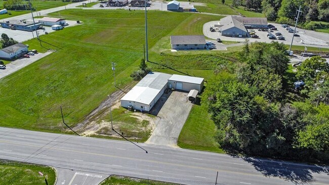 More details for 135 Industrial Blvd, Crossville, TN - Industrial for Lease