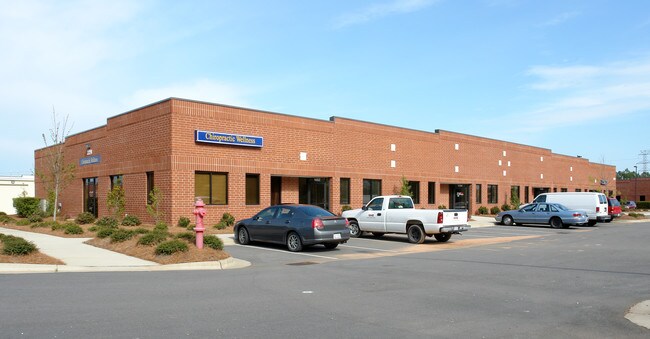 Plus de détails pour 2224 Page Rd, Durham, NC - Local d'activités à louer