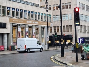 28 Cavendish Sq, Londres à louer Photo du bâtiment- Image 1 de 3