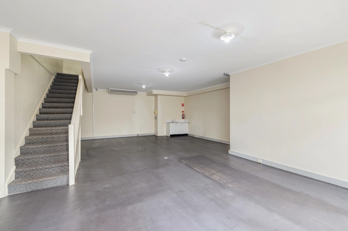 20 West St, Brookvale, NSW 2100 - Unit 5 - - Interior Photo - Image 2 of 6