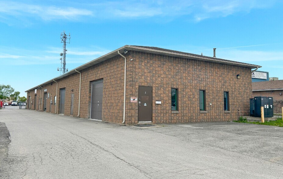 4475 Kent Av, Niagara Falls, ON à louer - Photo du bâtiment - Image 3 de 3