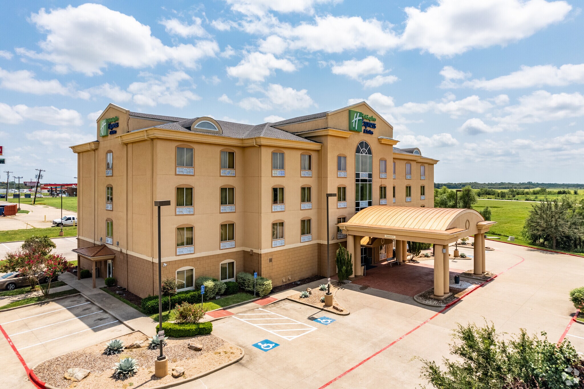 300 Tanger Dr, Terrell, TX à vendre Photo principale- Image 1 de 4