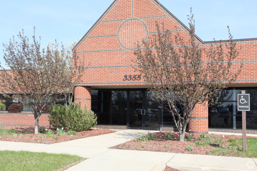 3355 Eagle Park Dr NE, Grand Rapids, MI for lease - Building Photo - Image 2 of 4