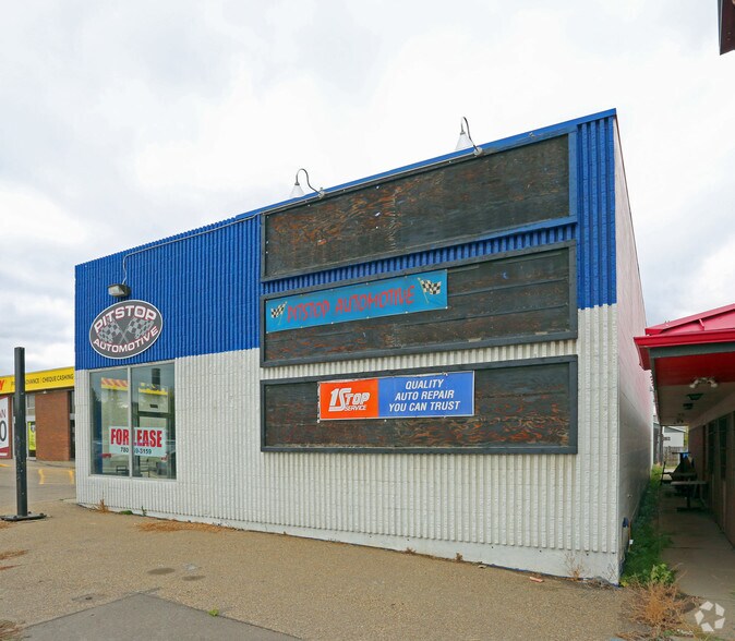 7454 82nd Ave NW, Edmonton, AB à louer - Photo du bâtiment - Image 2 de 2