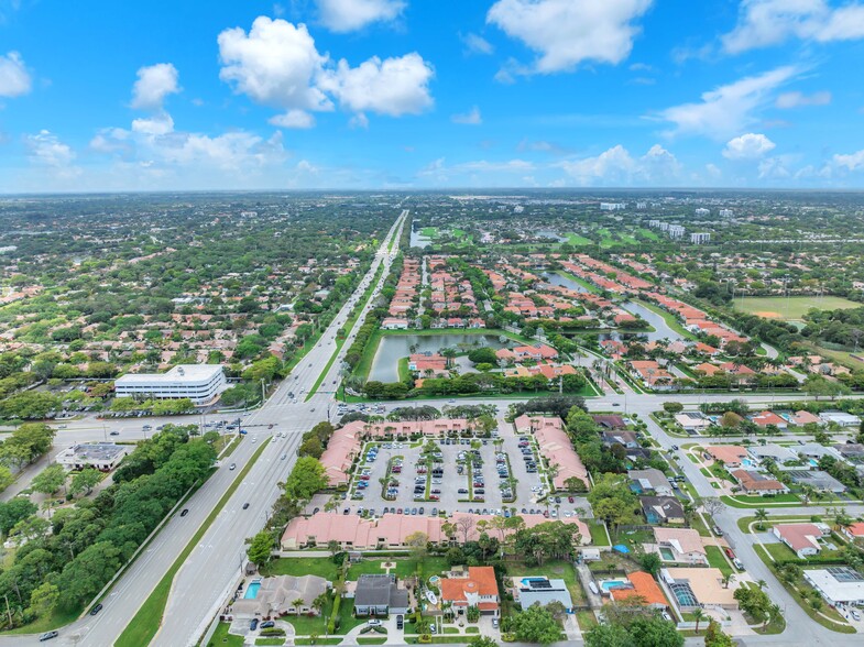 2499 Glades Rd, Boca Raton, FL à louer - Photo du bâtiment - Image 3 de 14
