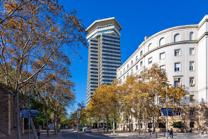 Avinguda de les Drassanes, 6-8, Barcelone, Barcelona à louer - Photo du bâtiment - Image 2 de 7
