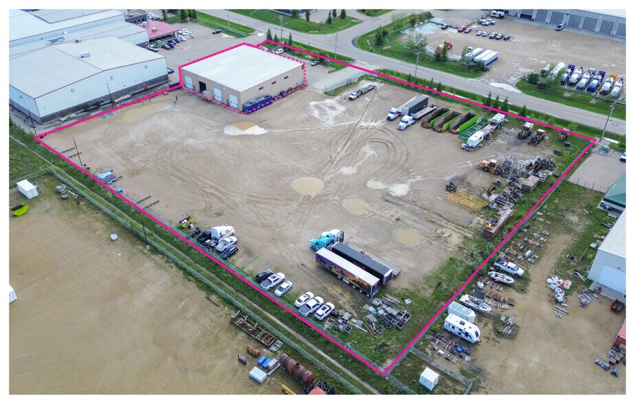 7703 39 St, Leduc, AB à vendre - Photo du bâtiment - Image 3 de 19
