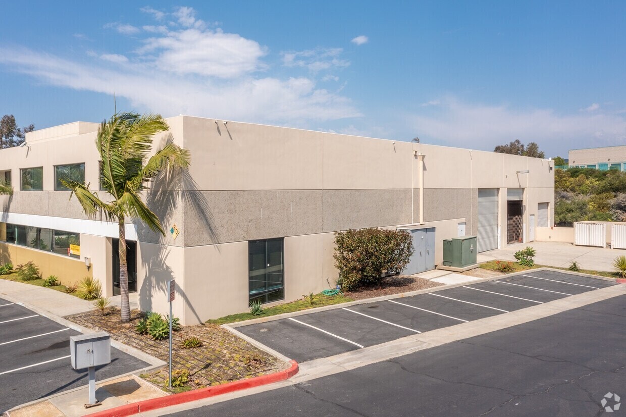 1021 Calle Sombra, San Clemente, CA à louer Photo du bâtiment- Image 1 de 5