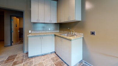 1551 S Renaissance Towne Dr, Bountiful, UT for lease Interior Photo- Image 2 of 6