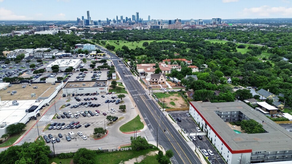 4210 Red River St, Austin, TX à vendre - Photo du bâtiment - Image 2 de 12