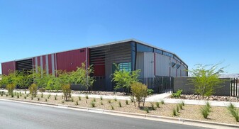 3641 E Van Buren St, Phoenix AZ - Entrepôt