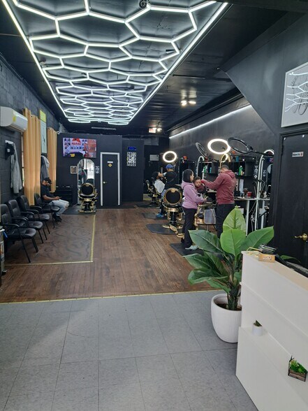 705-711 Raritan Ave, Highland Park, NJ à louer - Photo du bâtiment - Image 2 de 5