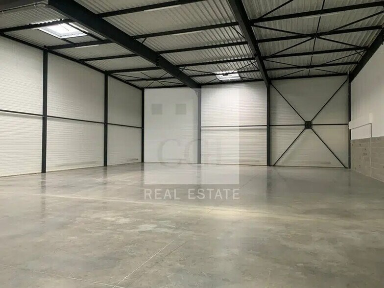 Flex in Frans for sale - Building Photo - Image 3 of 8