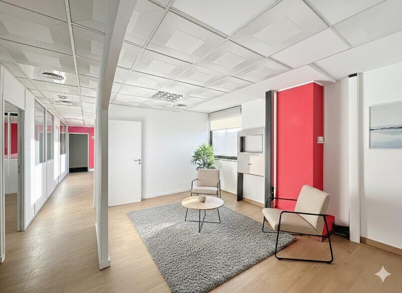 Office in Le Cannet for sale - Interior Photo - Image 3 of 4