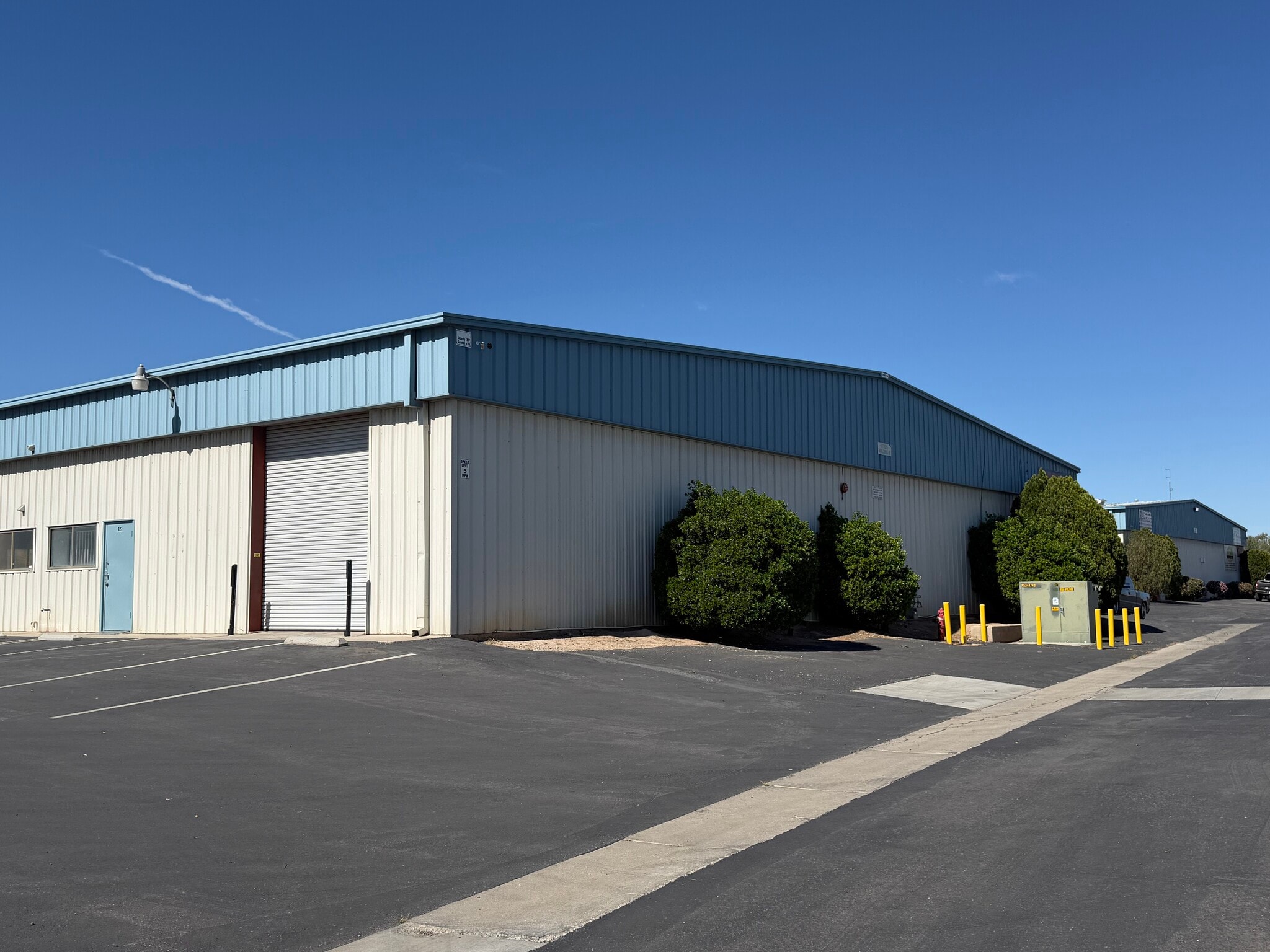 17205 Eucalyptus St, Hesperia, CA for lease Interior Photo- Image 1 of 7