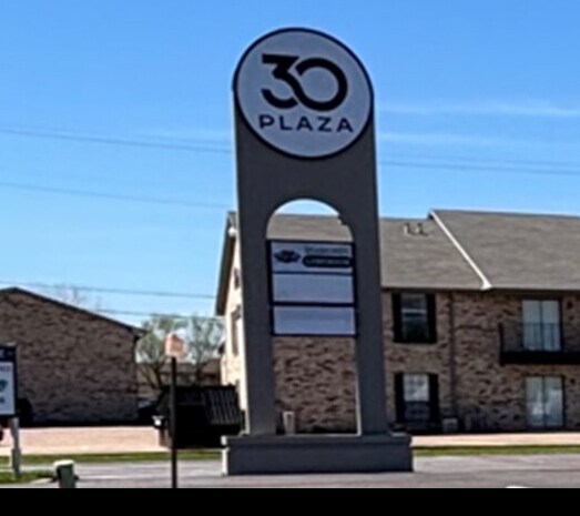 1118 Interstate Highway 30, Greenville, TX à louer - Photo du bâtiment - Image 2 de 43