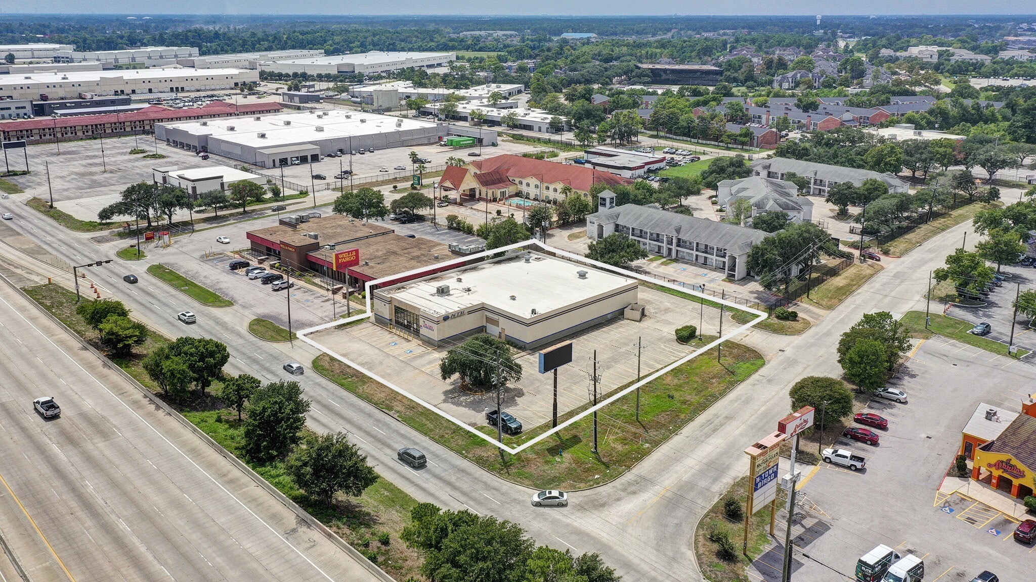 17313 North Fwy, Houston, TX for lease Building Photo- Image 1 of 10