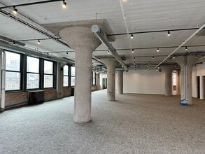 328 S Jefferson St, Chicago, IL à louer Photo intérieure- Image 2 de 5