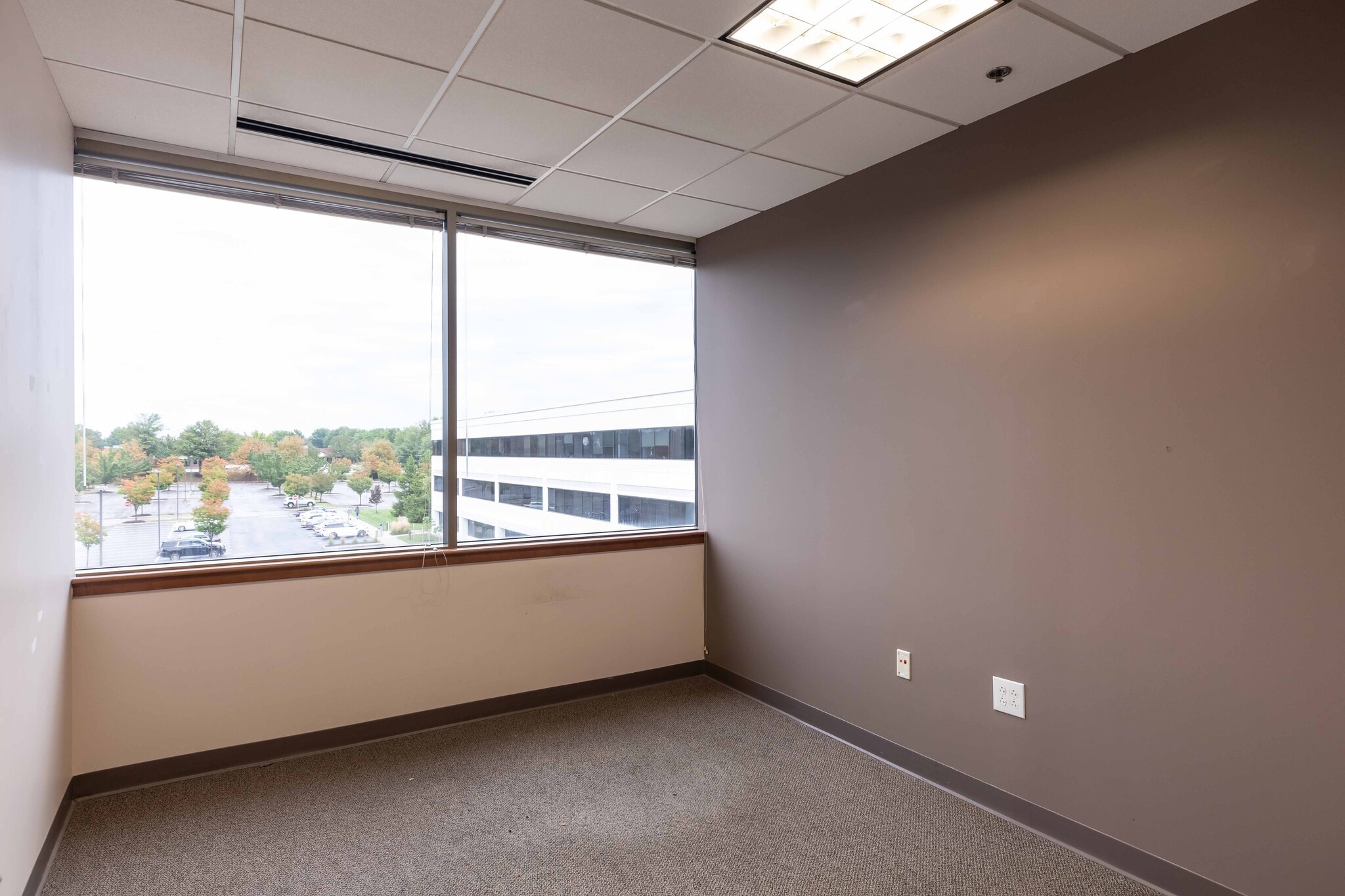 100 Witmer Rd, Horsham Township, PA for lease Interior Photo- Image 1 of 6