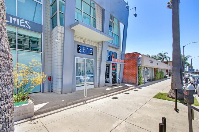 Plus de détails pour 2812-2820 Santa Monica Blvd, Santa Monica, CA - Bureau à louer