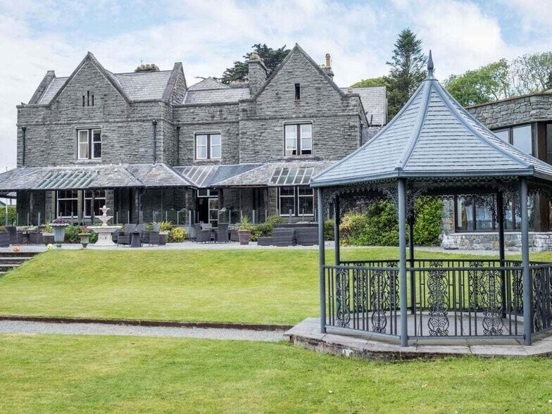 A497 Main Rd, Criccieth à vendre - Photo du bâtiment - Image 3 de 20