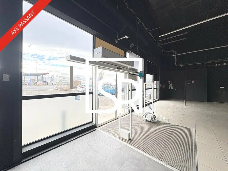 Commerce de détail dans Aubière à louer - Photo du bâtiment - Image 2 de 17