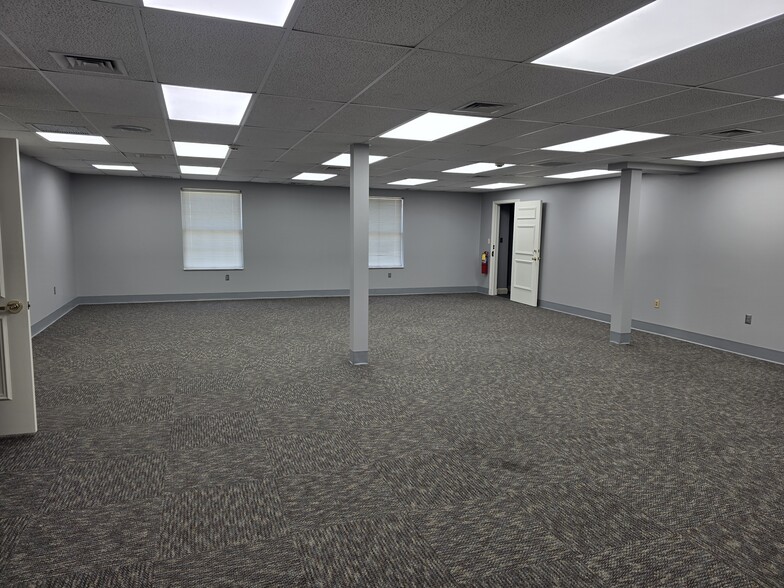 2027 Broadway St, Cape Girardeau, MO for lease - Building Photo - Image 2 of 10