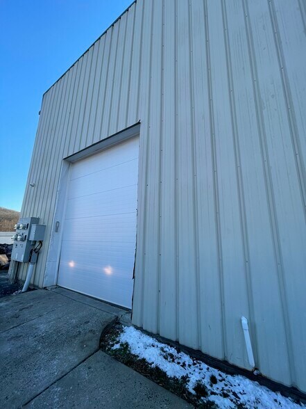 63 Amity Rd, New Haven, CT à vendre - Photo du bâtiment - Image 2 de 10