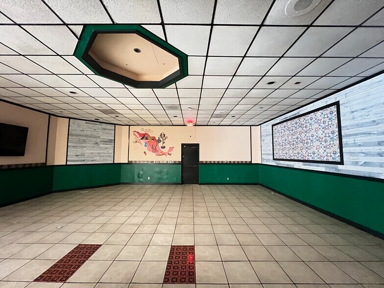 4325 Nc-55 Hwy, Durham, NC à louer - Photo du bâtiment - Image 3 de 5