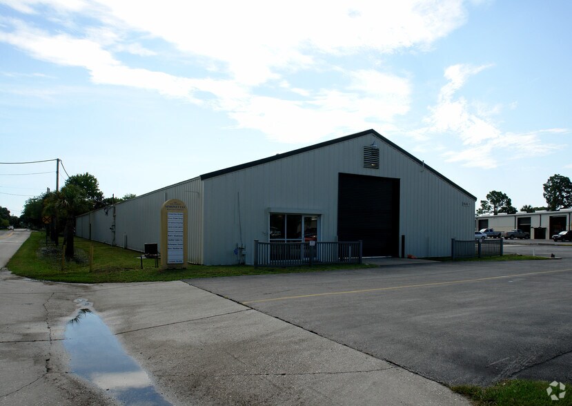 600 Oak St, Port Orange, FL à louer - Photo du bâtiment - Image 2 de 4