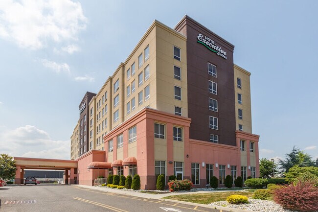 Plus de détails pour 30 Minue St, Carteret, NJ - Commerce de détail à louer